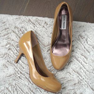 Steve Madden Round Toe Nude Patent Pumps